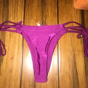 Thong string bikini